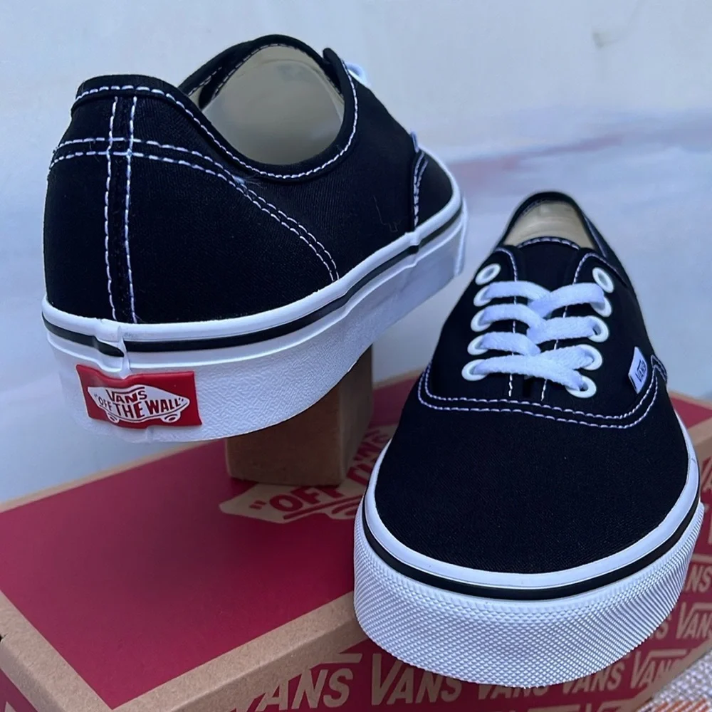 Vans Men’s Authentic Black
VN000EE3BLK
Sneakers - Picture 11 of 16